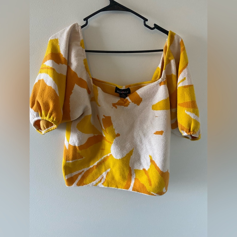 Trendy Yellow and White Floral Blouse
